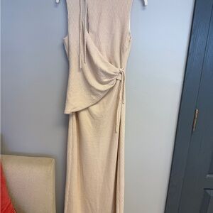 Elegant Cream Sleeveless Dress